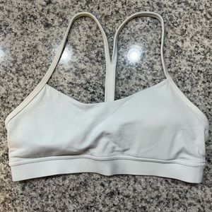 Lululemon Flow Y Nulu Bra Light Support (Gray & White, Size 8)